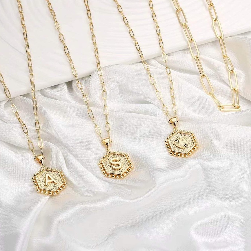 ::✨Delicate [GOLD] Layered Initial Necklace Set - Picture 2 of 12